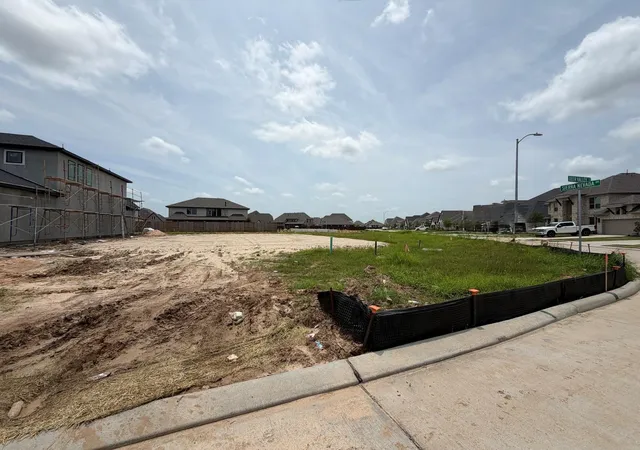 2nd image of 5202 Deer Valley Ct, Manvel, TX 77578 | MLS# 98487167