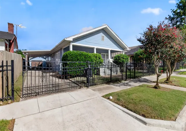 2nd image of 118 Jenkins St, Houston, TX 77003 | MLS# 79812801