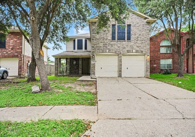 Homes for sale in Dickinson, TX | 2875 Pebble Canyon Ln, Dickinson, TX 77539 | MLS# 75705001