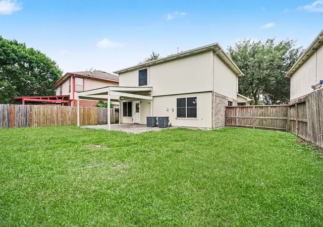 Homes for sale in Dickinson, TX | 2875 Pebble Canyon Ln, Dickinson, TX 77539 | MLS# 75705001