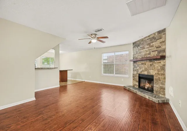 Homes for sale in Dickinson, TX | 2875 Pebble Canyon Ln, Dickinson, TX 77539 | MLS# 75705001