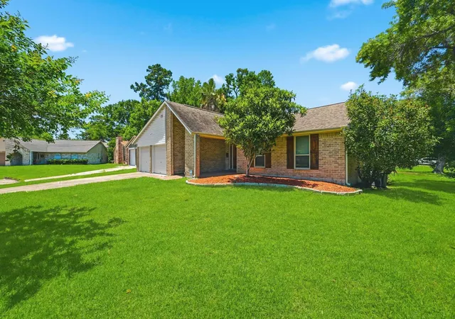 Photo 3 of Single family home for sale at 17511 Favor Bnd Ct, Humble, TX 77396 | MLS# 96331706 | Listing updated on 2026-08-08