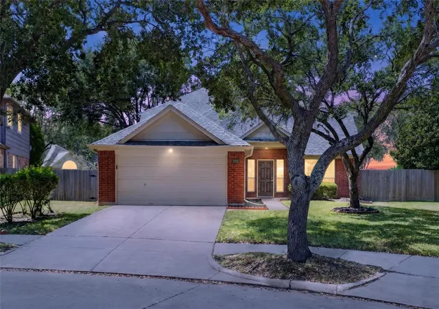 Photo 1 of Sale Pending at 102 Lissa Ln, Sugar Land, TX 77479 | MLS# 81119074 | Listing updated on 2026-09-28
