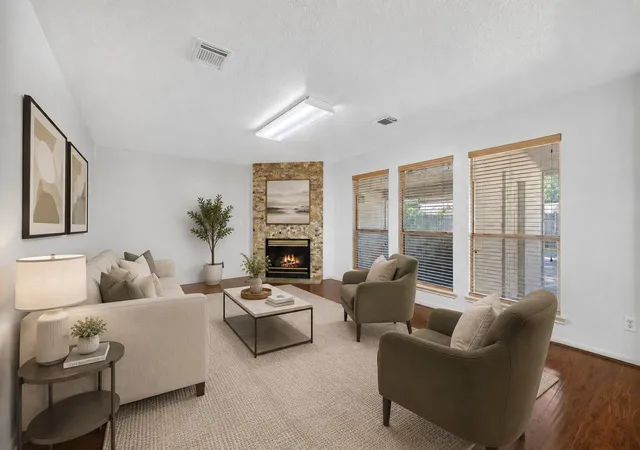 Photo 3 of Sale Pending at 102 Lissa Ln, Sugar Land, TX 77479 | MLS# 81119074 | Listing updated on 2026-09-28