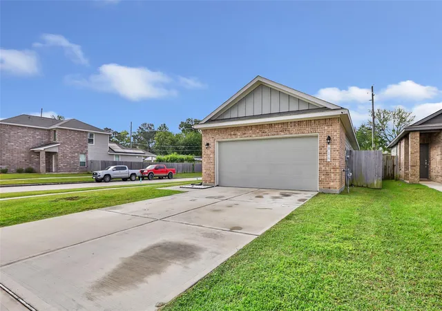 3rd image of 814 Redinger Ridge Dr, Huffman, TX 77336 | MLS# 39039468