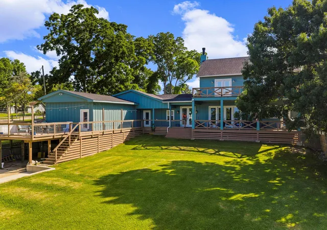 Photo 3 of Single family home for sale at 326 Nugent Dr, Livingston, TX 77351 | MLS# 5752050 | Listing updated on 2026-08-25
