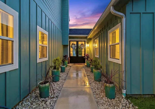 Photo 4 of Single family home for sale at 326 Nugent Dr, Livingston, TX 77351 | MLS# 5752050 | Listing updated on 2026-08-25