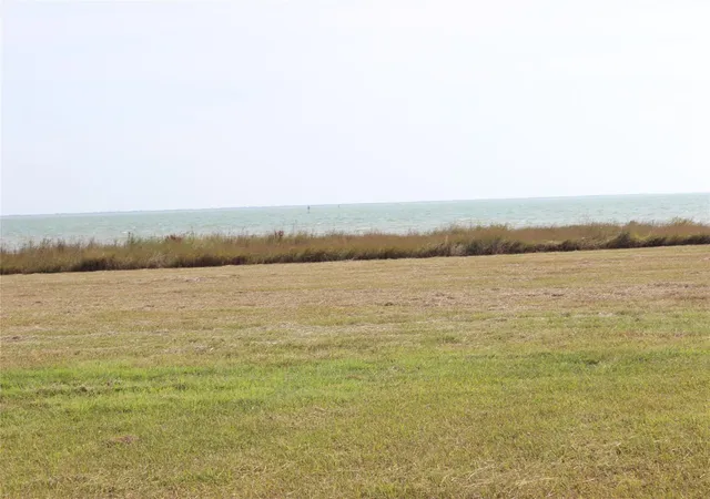 2nd image of 3316 Bay Ridge Dr, Palacios, TX 77465 | MLS# 31213985