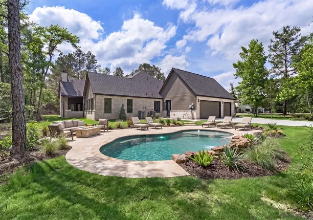 Photo 3 of Sale Pending at 7002 Bowie Ct, Montgomery, TX 77316 | MLS# 13517808 | Listing updated on 2026-09-09