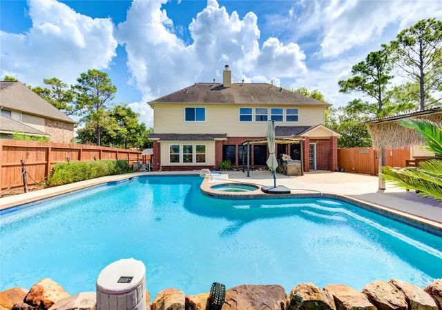 Photo 2 of Single family home for sale at 1016 Applewood Dr, Friendswood, TX 77546 | MLS# 18344870 | Listing updated on 2026-09-17