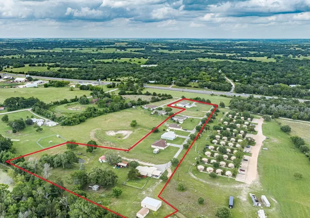 Homes for sale in Brenham, TX | 319 O'Malley Rd, Brenham, TX 77833 | MLS# 85909575