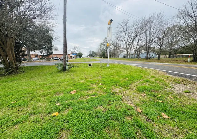 4th image of 401 S Fm 356, Onalaska, TX 77360 | MLS# 42808690