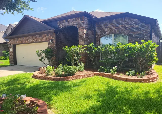 2nd image of 3214 Lone Trail Dr Nw, Texas City, TX 77591 | MLS# 12853679