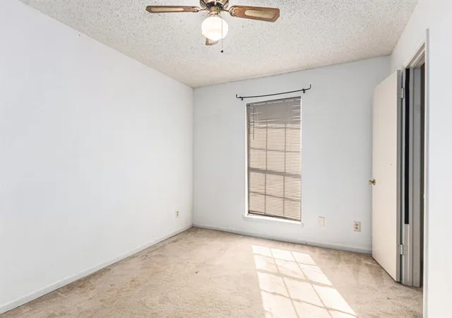 2nd image of 2121 Hepburn St, Houston, TX 77054
