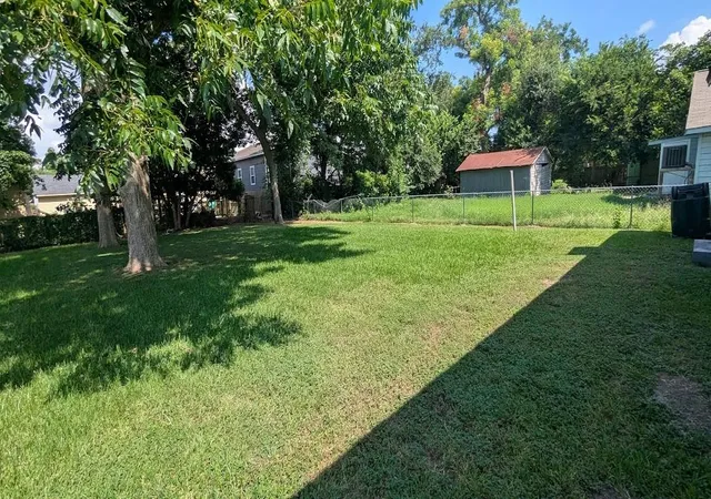 14th image of 4215 Los Angeles St, Houston, TX 77026 | MLS# 7062963