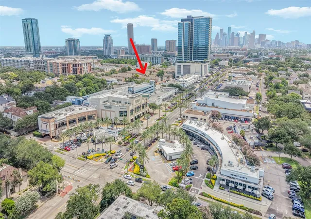 2nd image of 1201 Mcduffie St #106, Houston, TX 77019 | MLS# 57049447