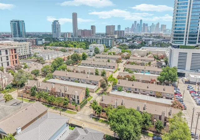 2nd image of 1201 Mcduffie St, Houston, TX 77019