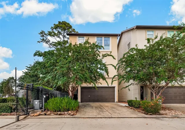 1st image of 888 Fisher St, Houston, TX 77018 | MLS# 72338423