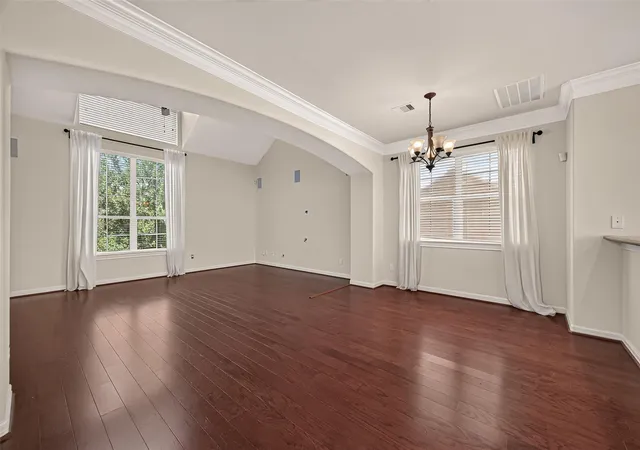 3rd image of 888 Fisher St, Houston, TX 77018 | MLS# 72338423