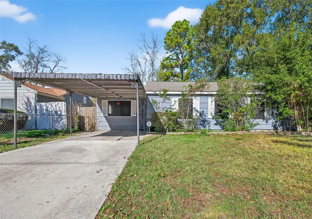 Photo 1 of Single family home for sale at 6127 Beldart St, Houston, TX 77033 | MLS# 43690990 | Listing updated on 2026-08-28