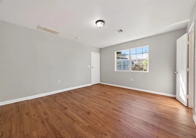Photo 2 of Single family home for sale at 6127 Beldart St, Houston, TX 77033 | MLS# 43690990 | Listing updated on 2026-08-28