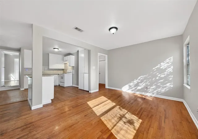 Photo 3 of Single family home for sale at 6127 Beldart St, Houston, TX 77033 | MLS# 43690990 | Listing updated on 2026-08-28