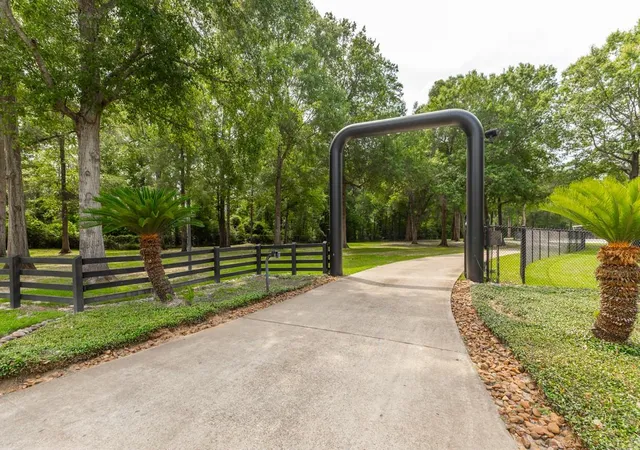 3rd image of 5950 Keith Rd, Lumberton, TX 77657 | MLS# 41842606