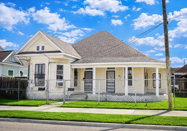 1st image of 1414 Campbell St, Houston, TX 77009 | MLS# 86009117