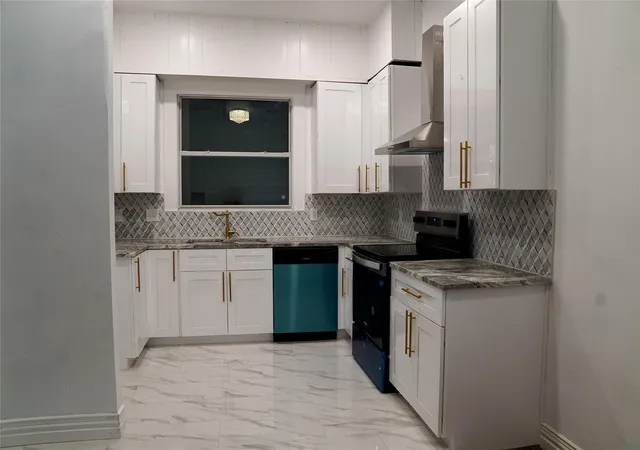 Photo 3 of Single family home for sale at 3411 Ave R, Galveston, TX 77550 | MLS# 57754840 | Listing updated on 2026-08-05