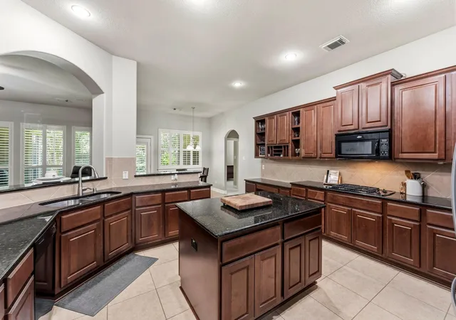 5th image of 14503 Ivy Wood Ct, Humble, TX 77396 | MLS# 21178289