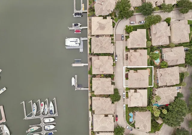 38th image of 316 Harborside Cir, Kemah, TX 77565 | MLS# 70272434