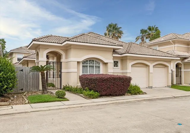 4th image of 316 Harborside Cir, Kemah, TX 77565 | MLS# 70272434