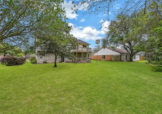 30th image of 628 E Castle Harbour Dr, Friendswood, TX 77546 | MLS# 25743097