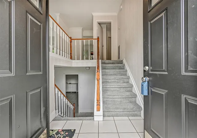 4th image of 628 E Castle Harbour Dr, Friendswood, TX 77546 | MLS# 25743097