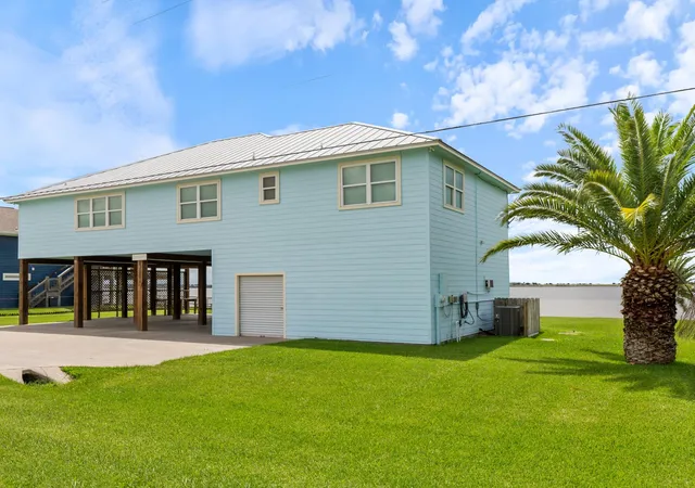 Homes for sale in Palacios, TX | 1730 W Bayshore Dr, Palacios, TX 77465 | MLS# 73460522