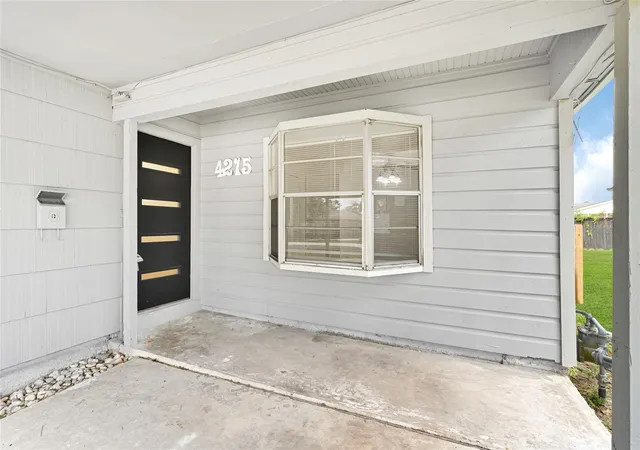 Photo 3 of Single family home for sale at 4215 East Ln, Houston, TX 77026 | MLS# 61114027 | Listing updated on 2026-07-29