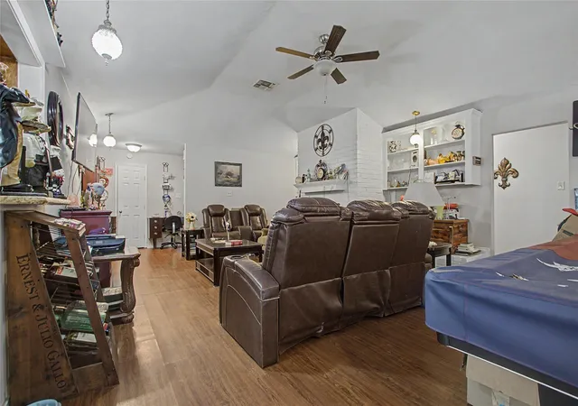 Photo 3 of Sale Pending at 2549 River Ridge, Conroe, TX 77385 | MLS# 98375376 | Listing updated on 2026-08-06