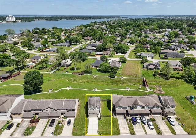 Photo 4 of Sale Pending at 406 Lazy Ln, Montgomery, TX 77356 | MLS# 11140128 | Listing updated on 2026-09-13