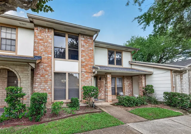 1st image of 48 T Huxley Ln, Missouri City, TX 77459 | MLS# 57151216
