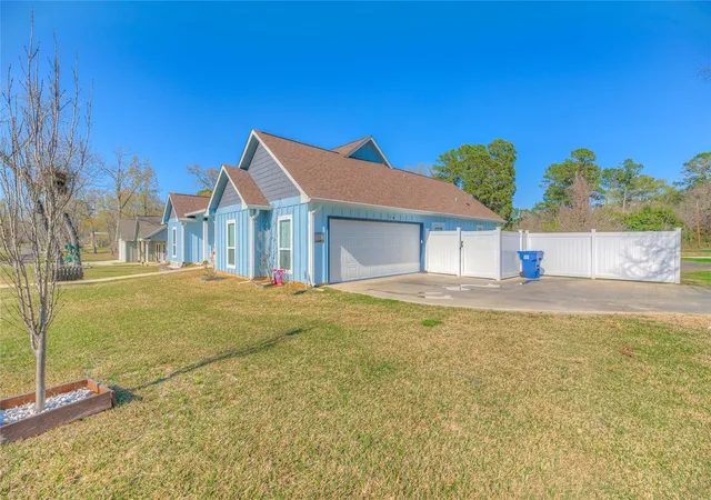 Photo 3 of Single family home for sale at 276 Resort Dr, Livingston, TX 77351 | MLS# 75443885 | Listing updated on 2026-09-01