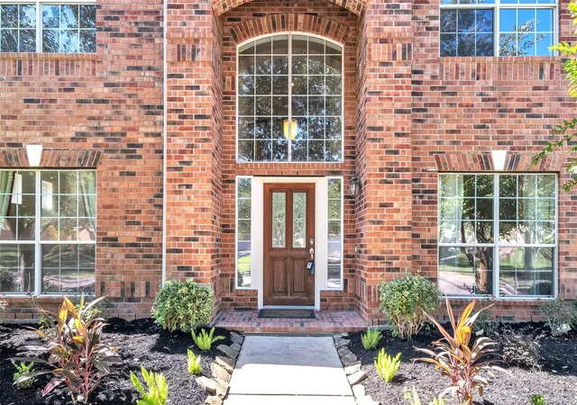 2nd image of 5303 Riverstone Crossing Dr, Sugar Land, TX 77479 | MLS# 66896344