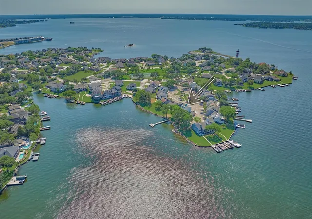 4th image of 1428 Bowsprit Pt, Willis, TX 77318 | MLS# 50515466