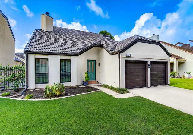 Photo 3 of Single family home for sale at 12311 Brighton Ln, Meadows Place, TX 77477 | MLS# 45219181 | Listing updated on 2026-10-06