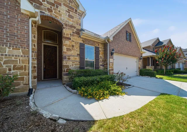 3rd image of 10243 S Goshawk Trl, Conroe, TX 77385 | MLS# 33786200