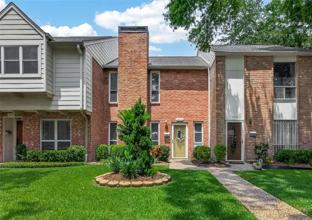 Homes for sale in Houston, TX | 10252 Longmont Dr #45/4, Houston, TX 77042 | MLS# 65466513
