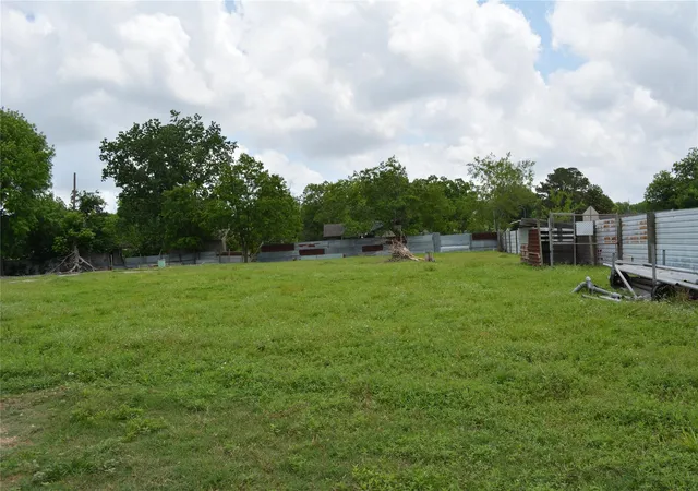 5th image of 0 Reed Rd, Houston, TX 77033 | MLS# 72141905