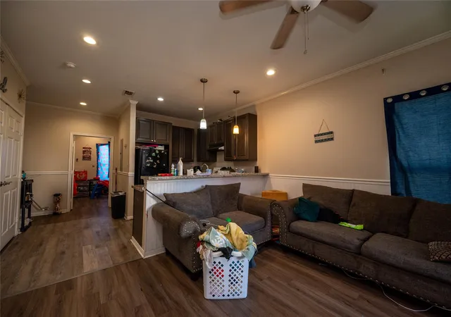 Photo 2 of Single family home for sale at 915 Moody Ave, Galveston, TX 77550 | MLS# 42264433 | Listing updated on 2026-08-01