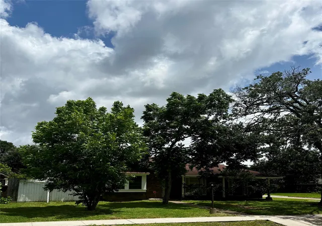 Photo 2 of Single family home for sale at 724 Handell Ln, Pasadena, TX 77502 | MLS# 54463705 | Listing updated on 2026-09-16