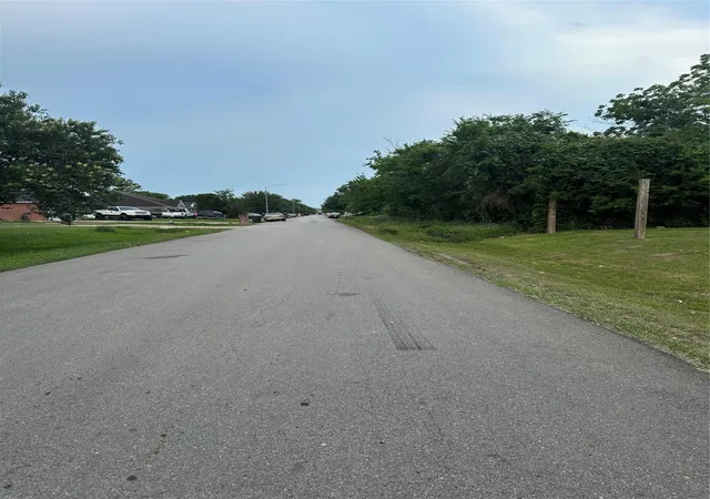 3rd image of 6721 Whitton Dr, Houston, TX 77085 | MLS# 58046827