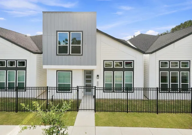 1st image of 6071 Cebra St, Houston, TX 77091 | MLS# 21059853